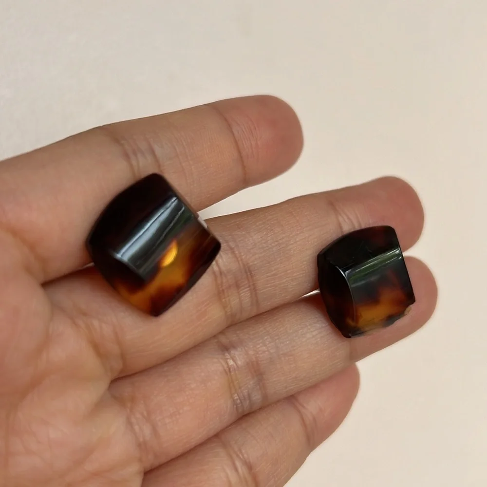 Authentic vintage new shell brown cuff links